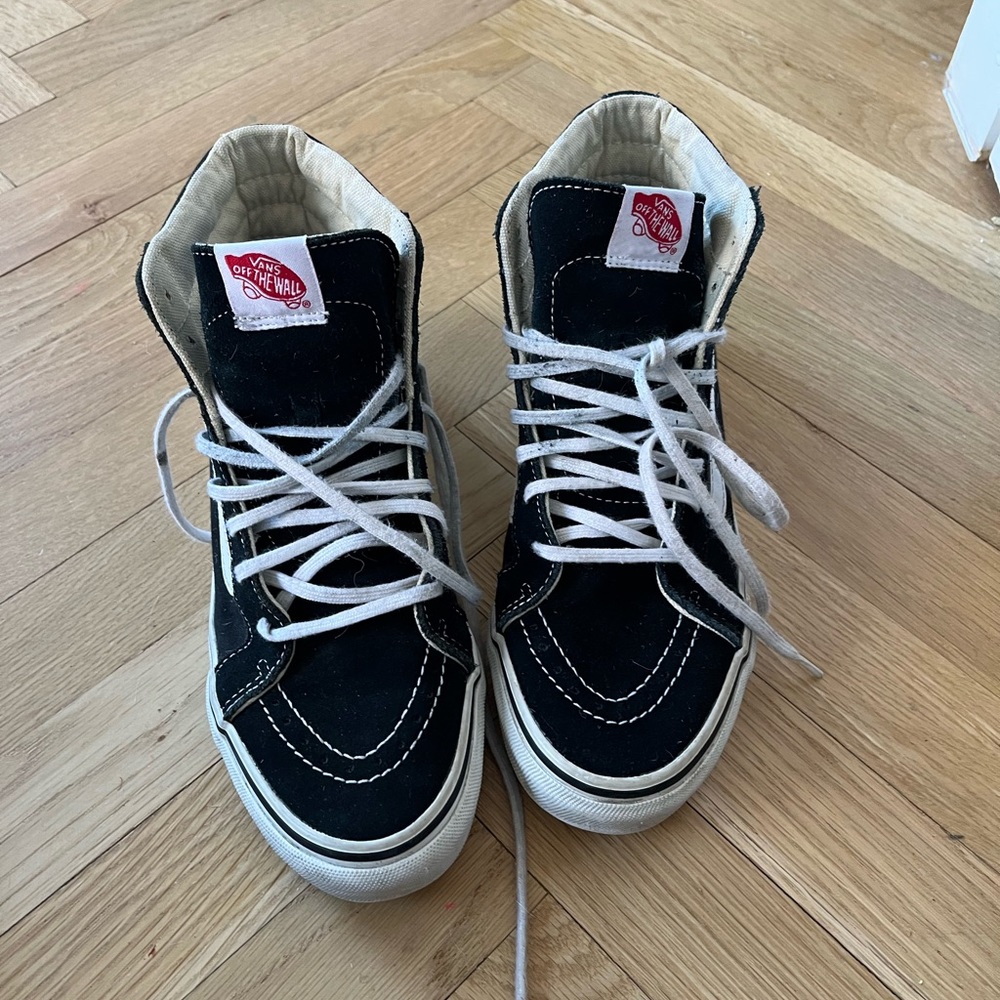 VANS - SK8 - Hi SHOE - Black & White size M 6.5 / W 8